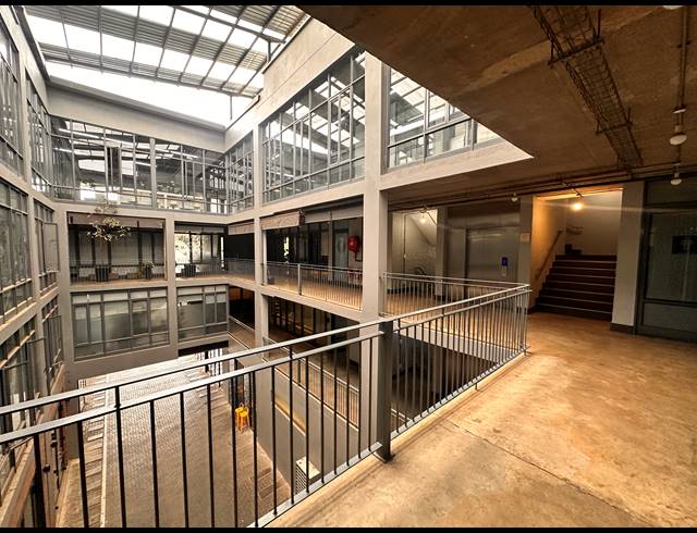 144M² OFFICE TO LET IN GREENSIDE
